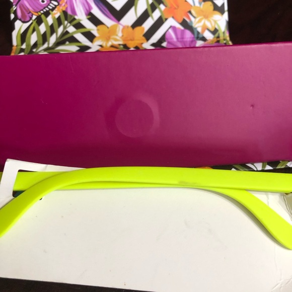 Pink and Green Reader Glasses +1.25 with case - Picture 3 of 3